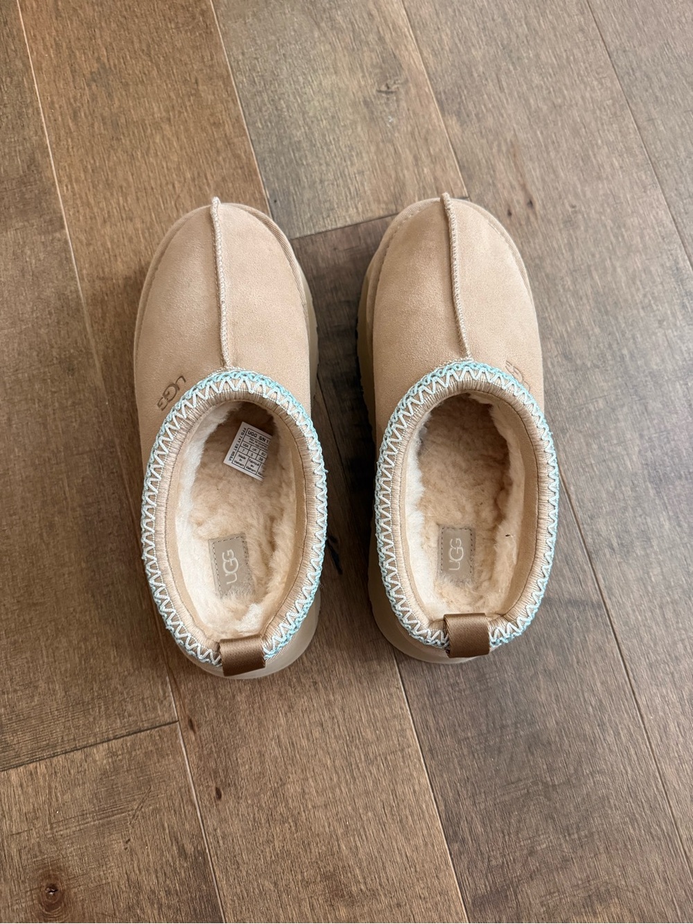 UGG Cream Shearling Lined Slip-On - Picture 2 of 6